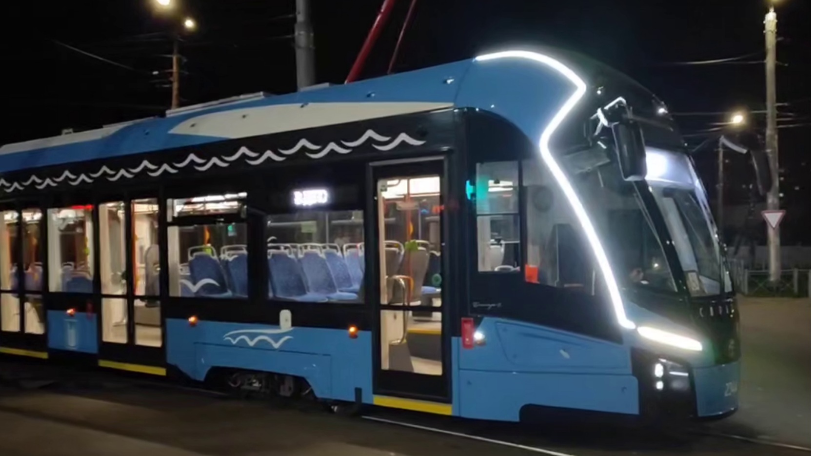 Саратовцы жалуются на невозможность сесть в трамвай №9Д в час пик